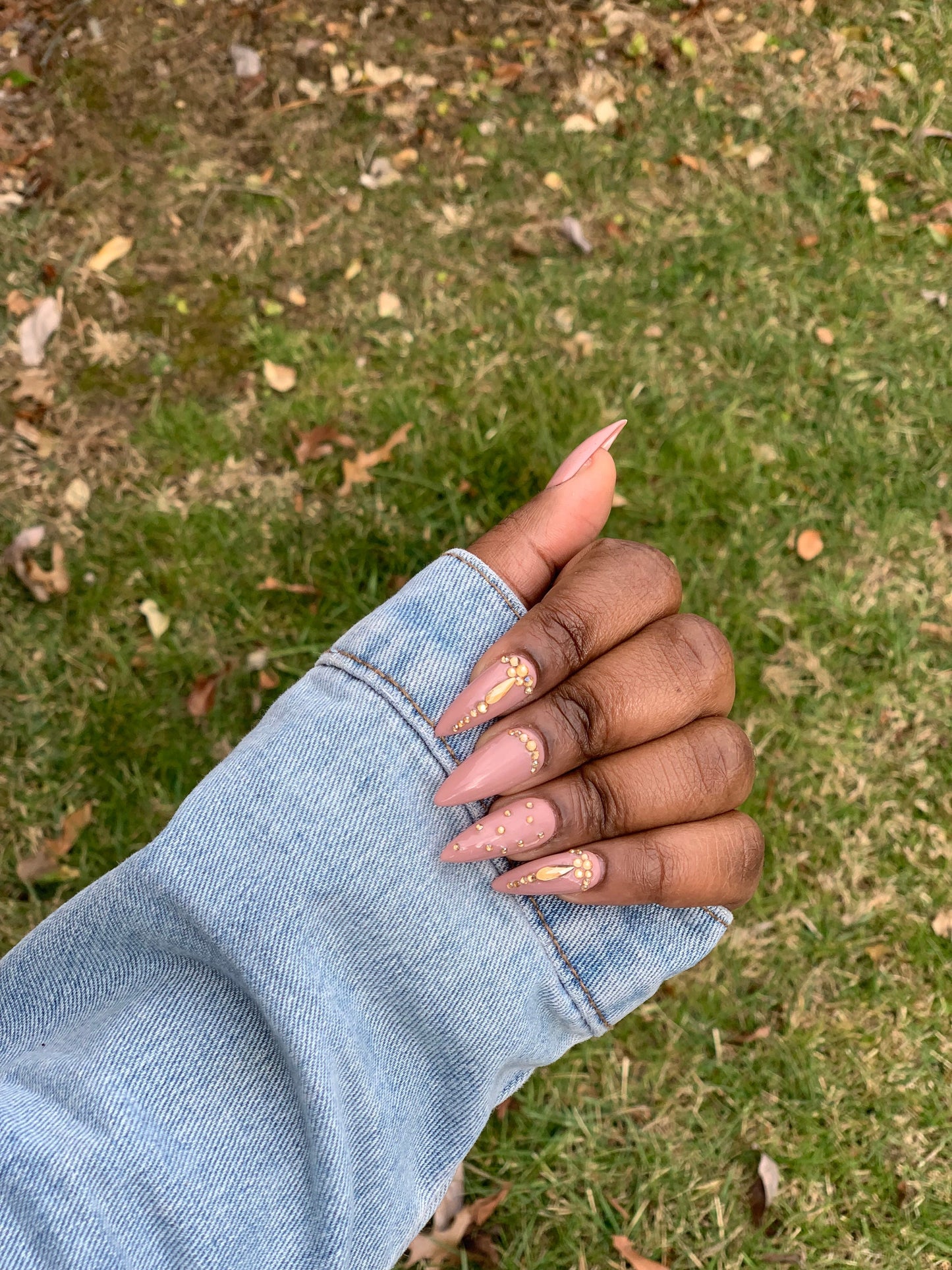 Pinky w/ Gold Bling